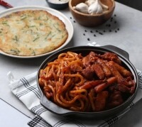 춘천 계절 닭갈비 한끼세트 (닭갈비 2인세트 & 냉동감자전)